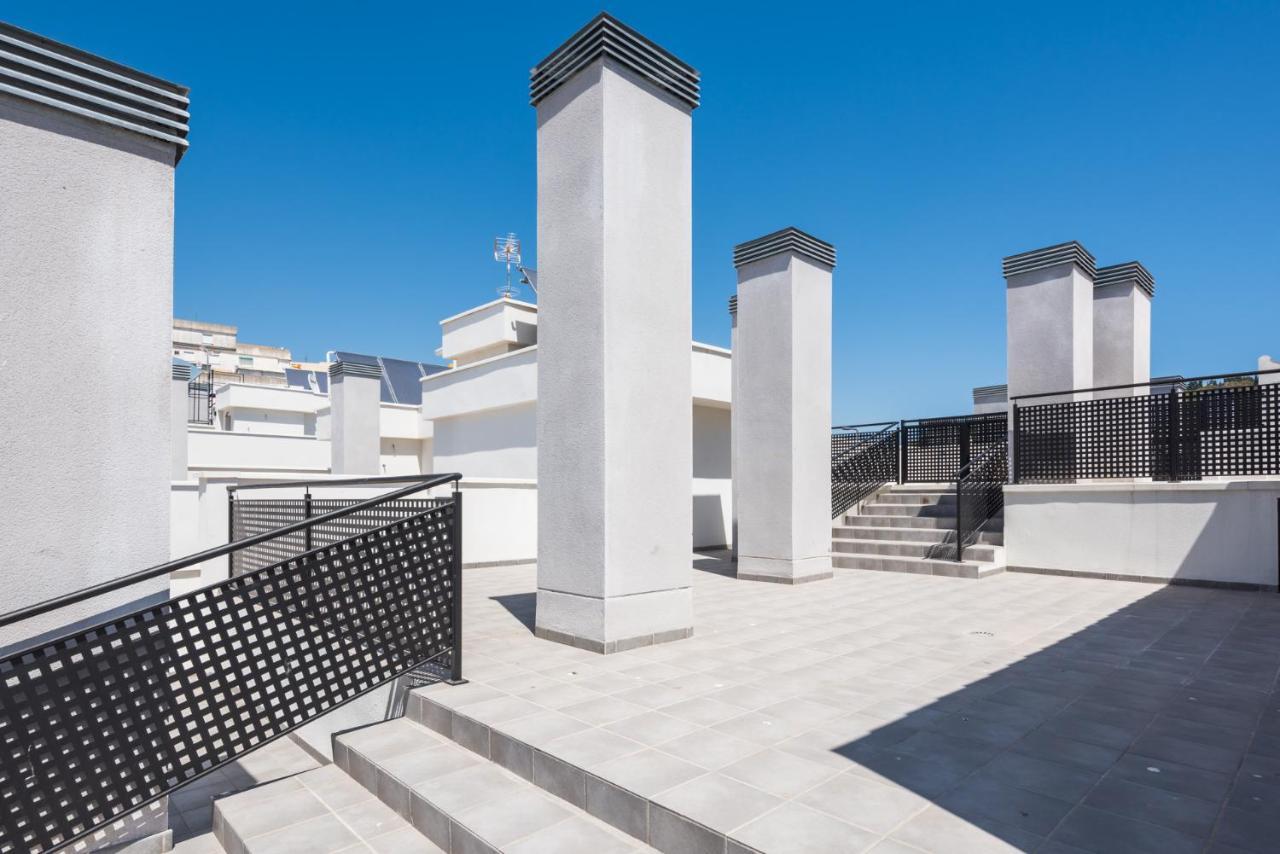 Atico Con Terraza Ac 1Hab En El Centro Y Piscina Comunitaria Διαμέρισμα Μάλαγα Εξωτερικό φωτογραφία