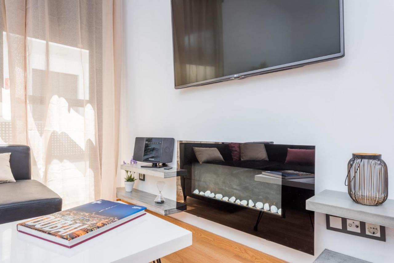 Atico Con Terraza Ac 1Hab En El Centro Y Piscina Comunitaria Διαμέρισμα Μάλαγα Εξωτερικό φωτογραφία