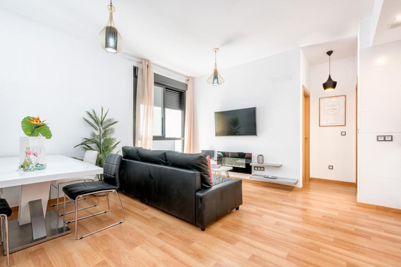 Atico Con Terraza Ac 1Hab En El Centro Y Piscina Comunitaria Διαμέρισμα Μάλαγα Εξωτερικό φωτογραφία