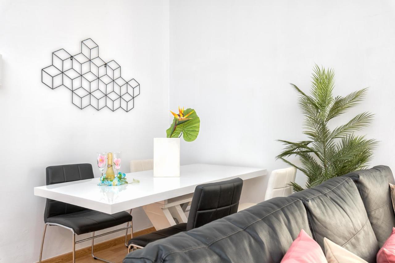 Atico Con Terraza Ac 1Hab En El Centro Y Piscina Comunitaria Διαμέρισμα Μάλαγα Εξωτερικό φωτογραφία